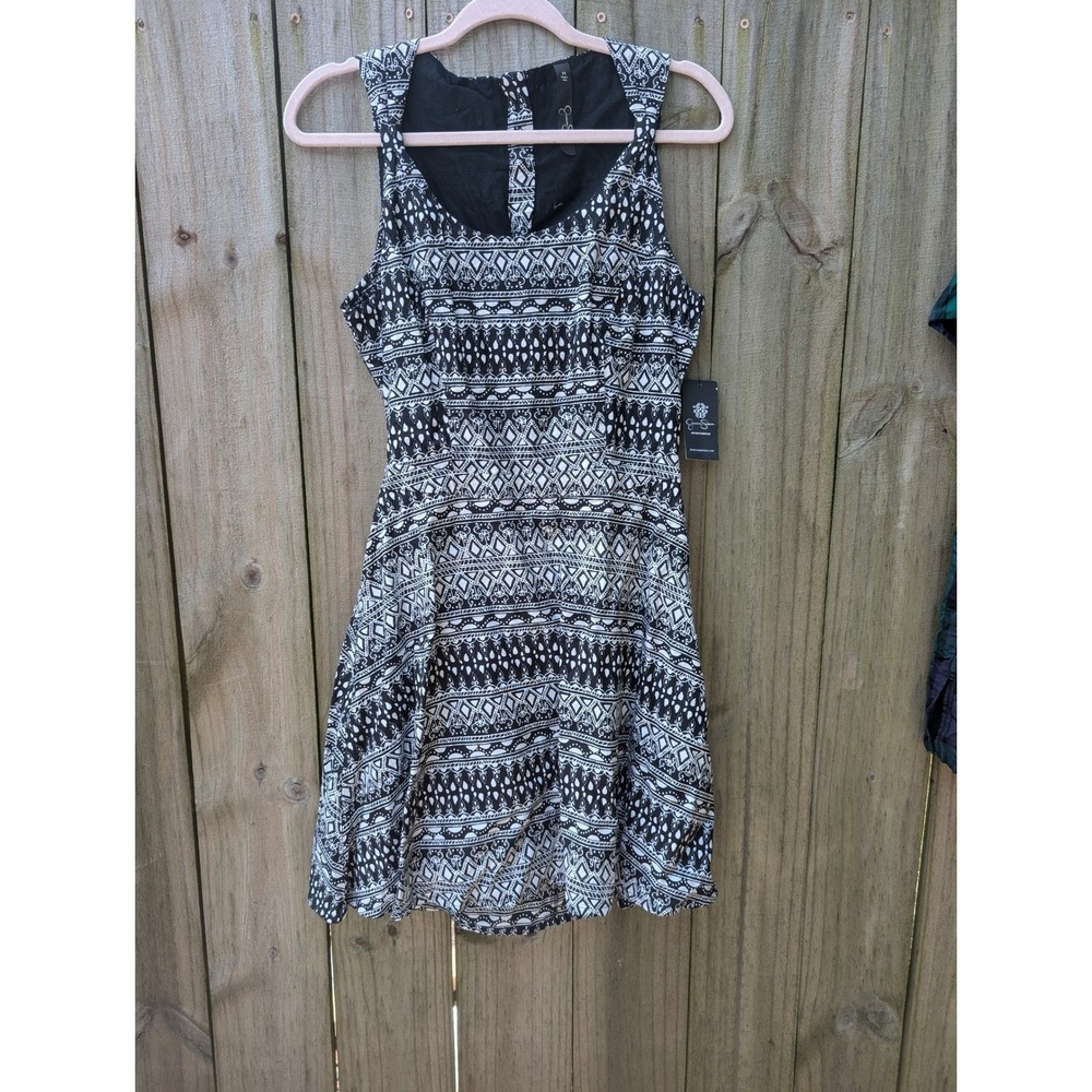 Jessica Simpson Archie Black White Print Sleeveless Cut Out Back Dress - Size M